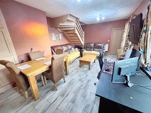 Lounge/diner- click for photo gallery